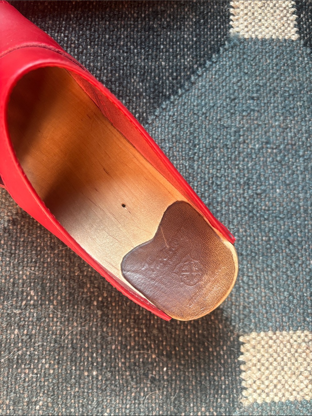 Red Leather Open-Toe Women's Clogs - Picture 3 of 6